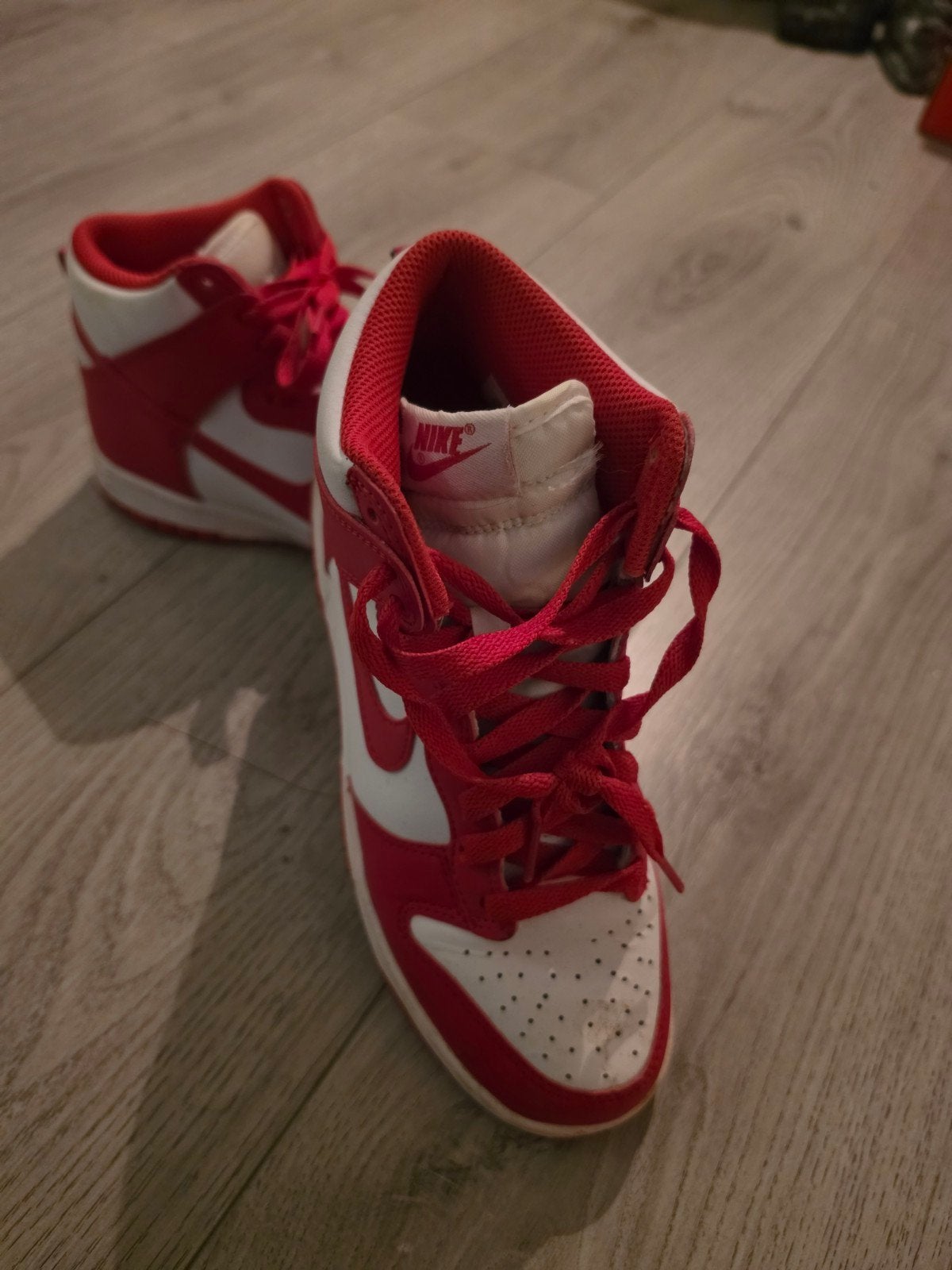Nike Dunk High Rood Maat 39, Kleding | Dames, Verzenden, Nike, Sneakers of Gympen, Gedragen