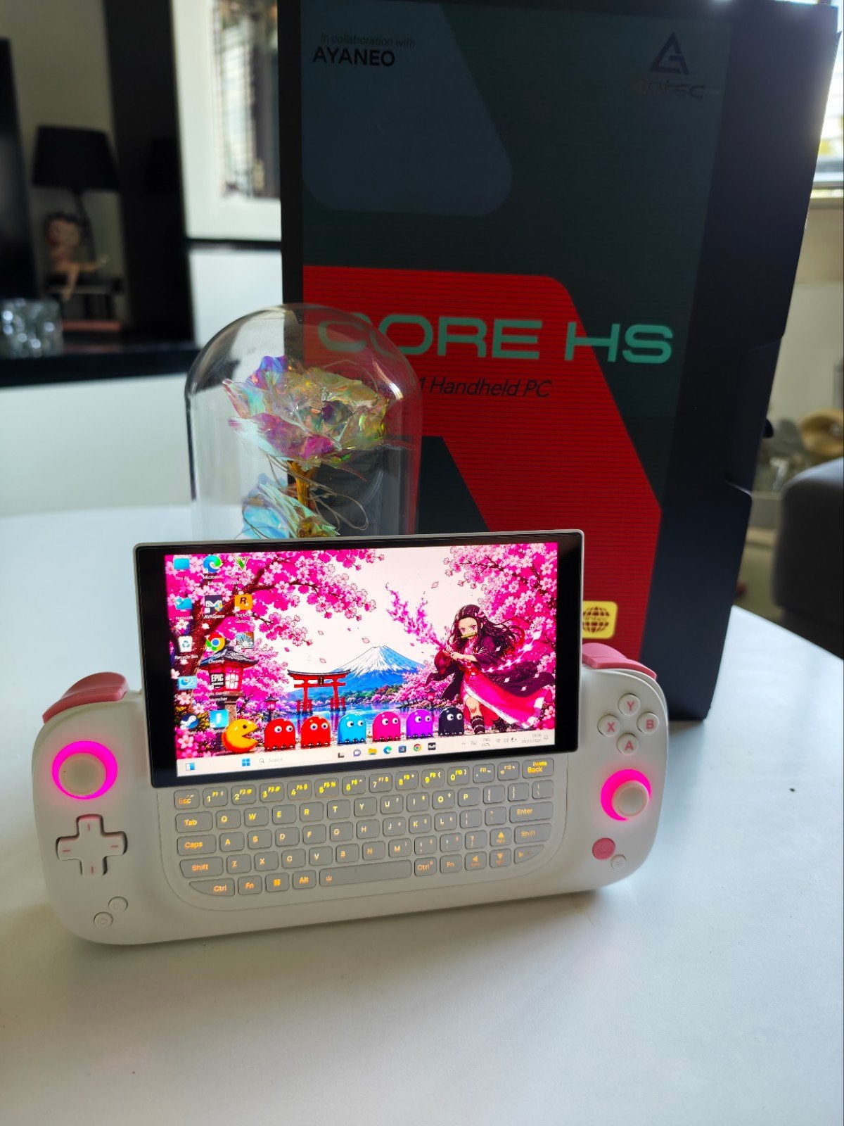 AYANEO Antec Core HS 8840U Roze 512GB, Spelcomputers en Games, Spelcomputers | Overige, Ophalen of Verzenden, Zo goed als nieuw