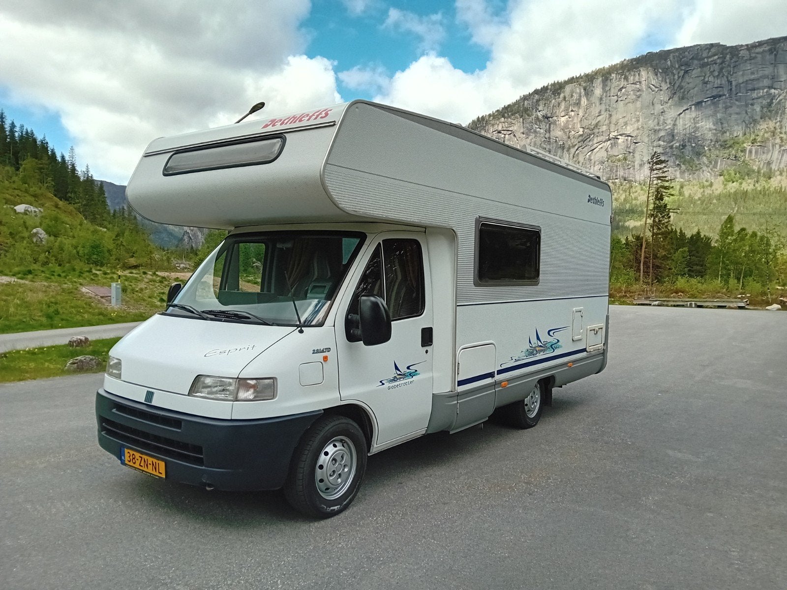 Dethleffs Globetrotter Esprit-Fiat Ducato 2.8TDI, Alkoof, Ringverwarming, Fiat, Particulier