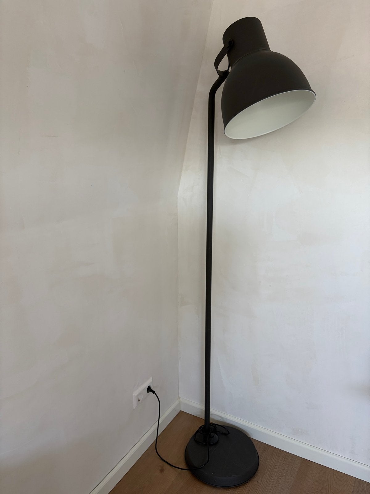 Ikea staande lamp antracietgrijs, Ophalen, Gebruikt, E27 (groot), Metaal