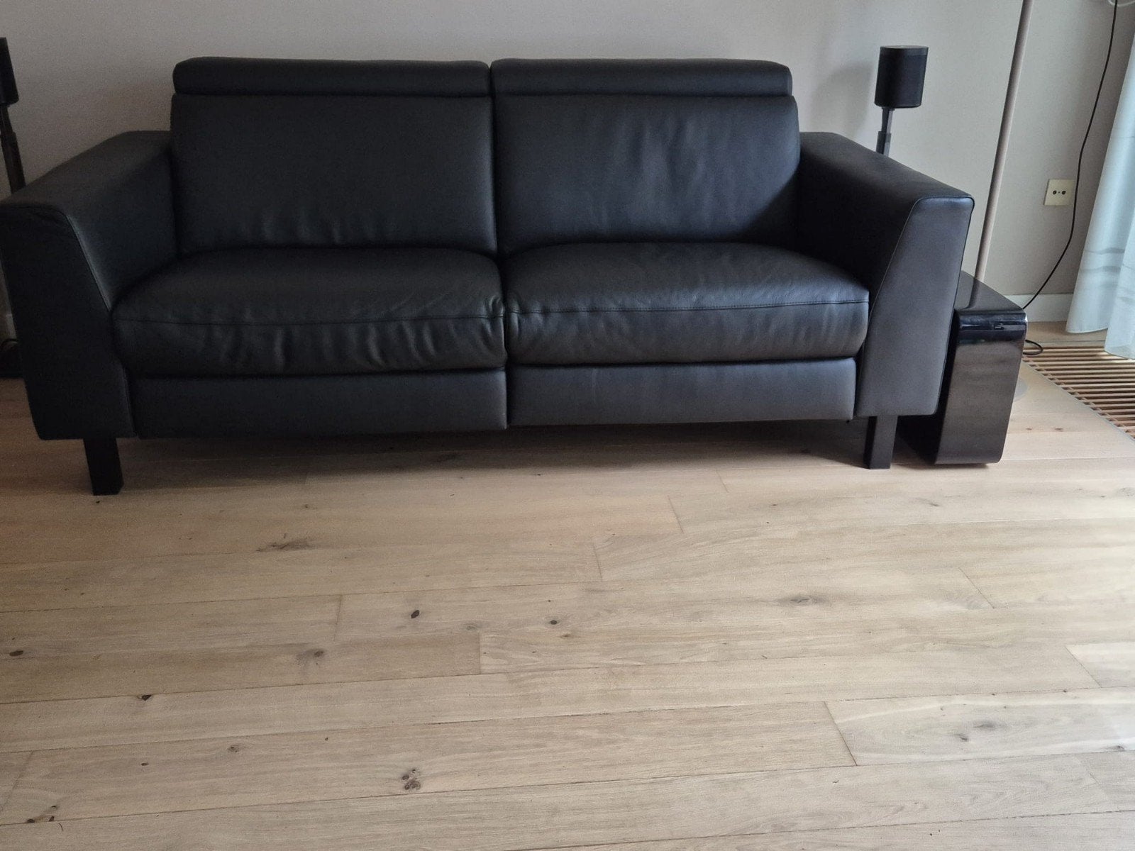 Mooie lederen 2 zits bank met relax functie met accu., Huis en Inrichting, Banken | Bankstellen, Ophalen, 150 tot 200 cm, Tweepersoons