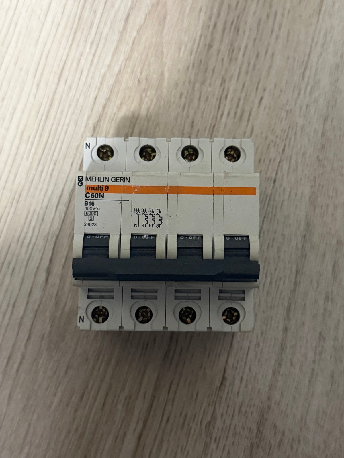 Merlin Gerin C60N B16 Installatieautomaat, Ophalen of Verzenden, Gebruikt, Overige merken, Installatieautomaat