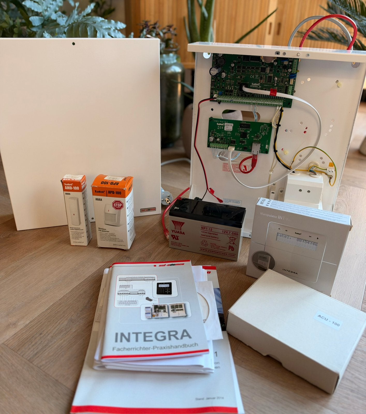 Satel Integra 32 complete set draadloos + bediendeel + TCP, Ophalen of Verzenden, Compleet systeem, Draadloos