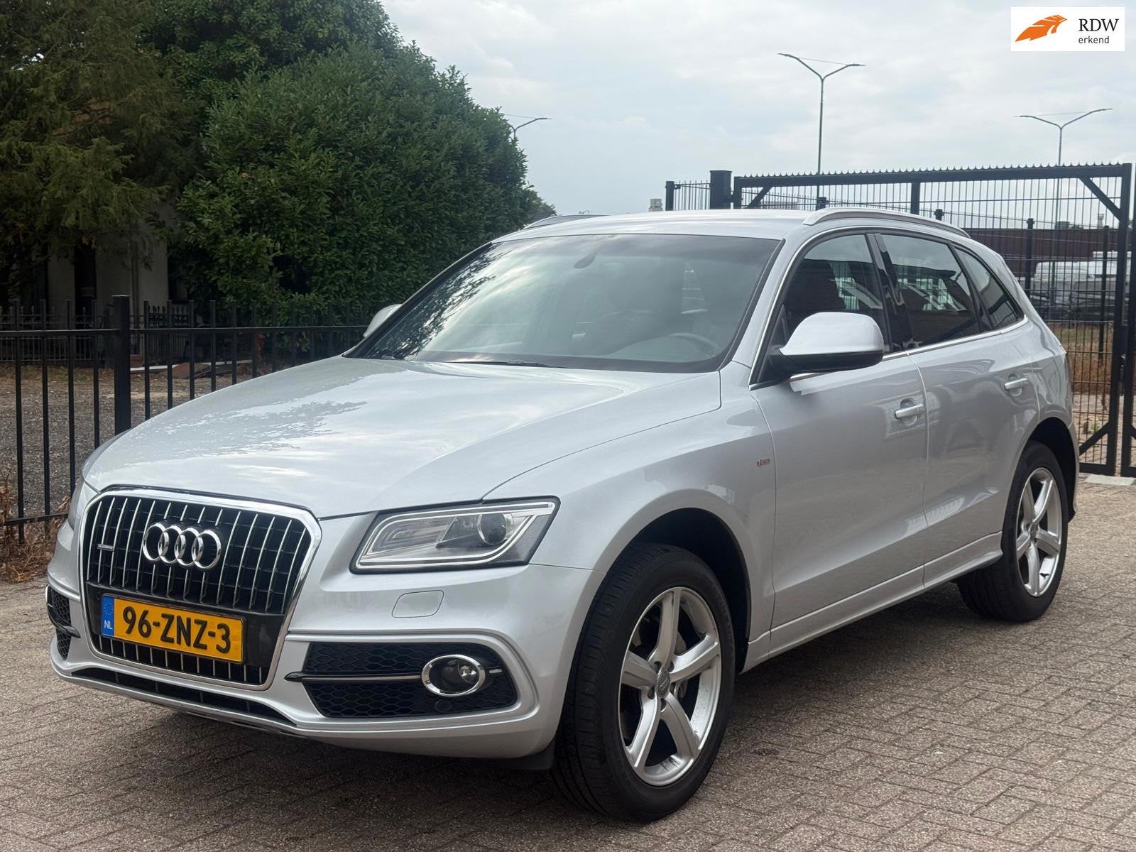 Audi Q5 2.0 TFSI Quattro S Edition 3x S line Trekhaak Dealer, Gebruikt, 4 cilinders, Leder en Stof, Origineel Nederlands