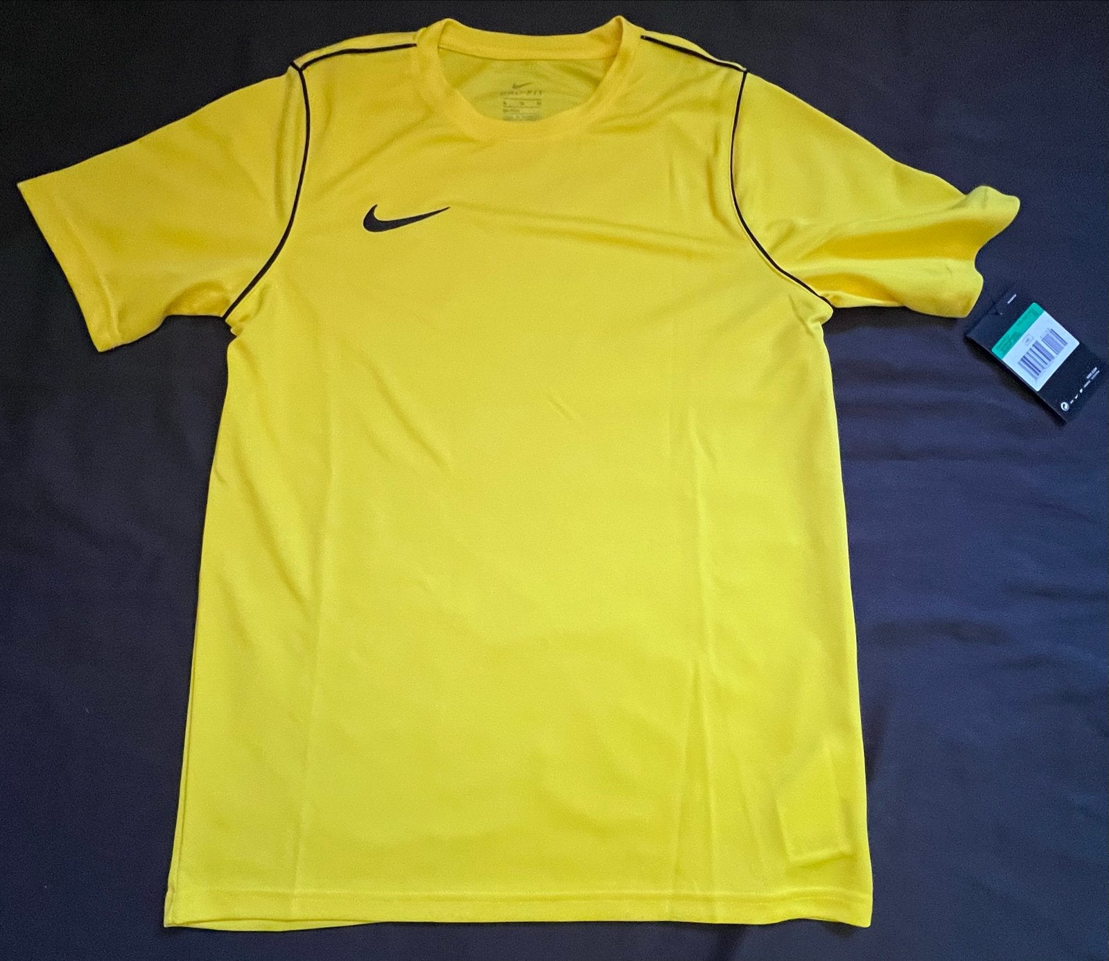 Nike Geel Unisex Jeugd T-shirt Maat 158-170 Nieuw met labels, Ophalen of Verzenden, Nieuw, Jongen of Meisje, Shirt of Longsleeve