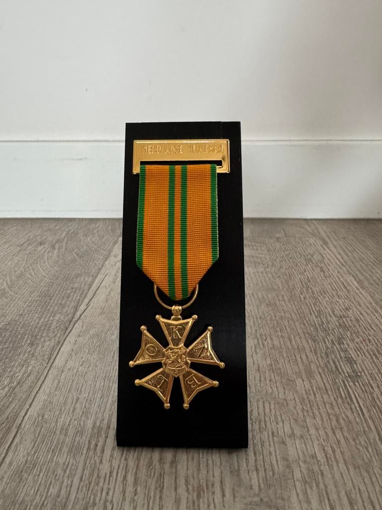 Houder voor je Nijmeegse vierdaagse kruisje, Ophalen of Verzenden, Zo goed als nieuw