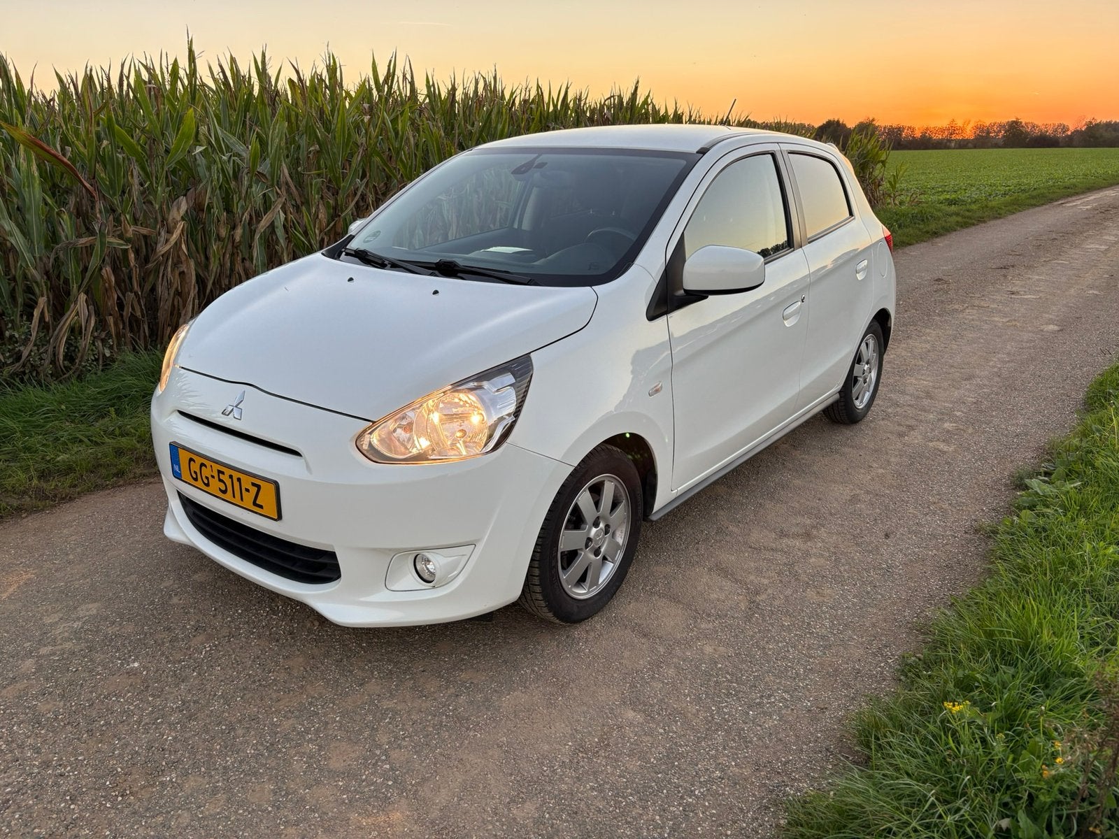 Mitsubishi Space Star 1.0 MPI 52KW 2015 Wit, Auto's, Voorwielaandrijving, Stof, Zwart, Wit