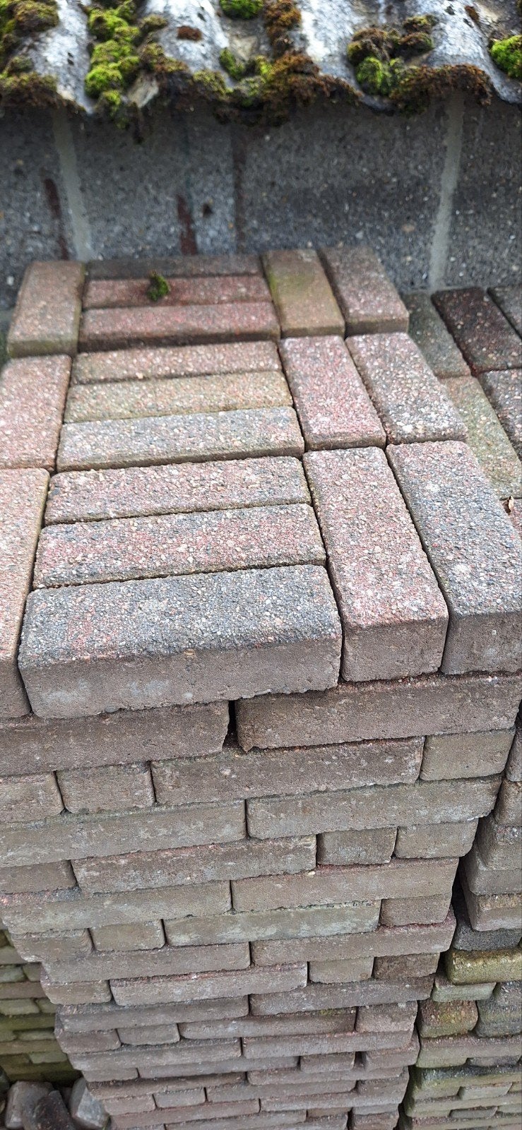 Waaltjes Dikformaat - 17.5 m², Tuin en Terras, Tegels en Klinkers, Ophalen, Gebruikt, Klinkers, 10 m² of meer