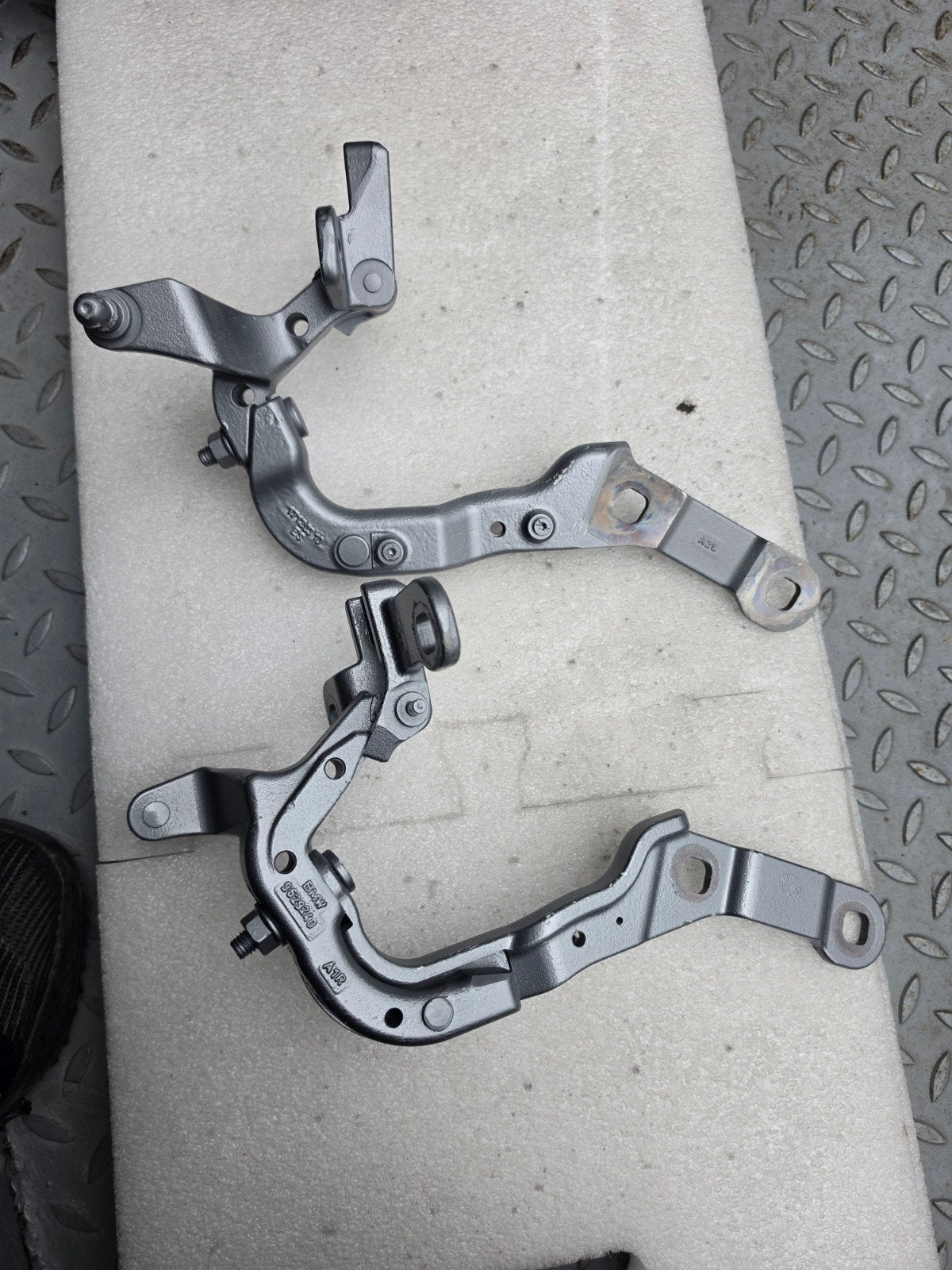 BMW X2 U10 achterklepscharnier 9629239/ 9629240, Auto-onderdelen, Ophalen of Verzenden, Voor, BMW, Bumper