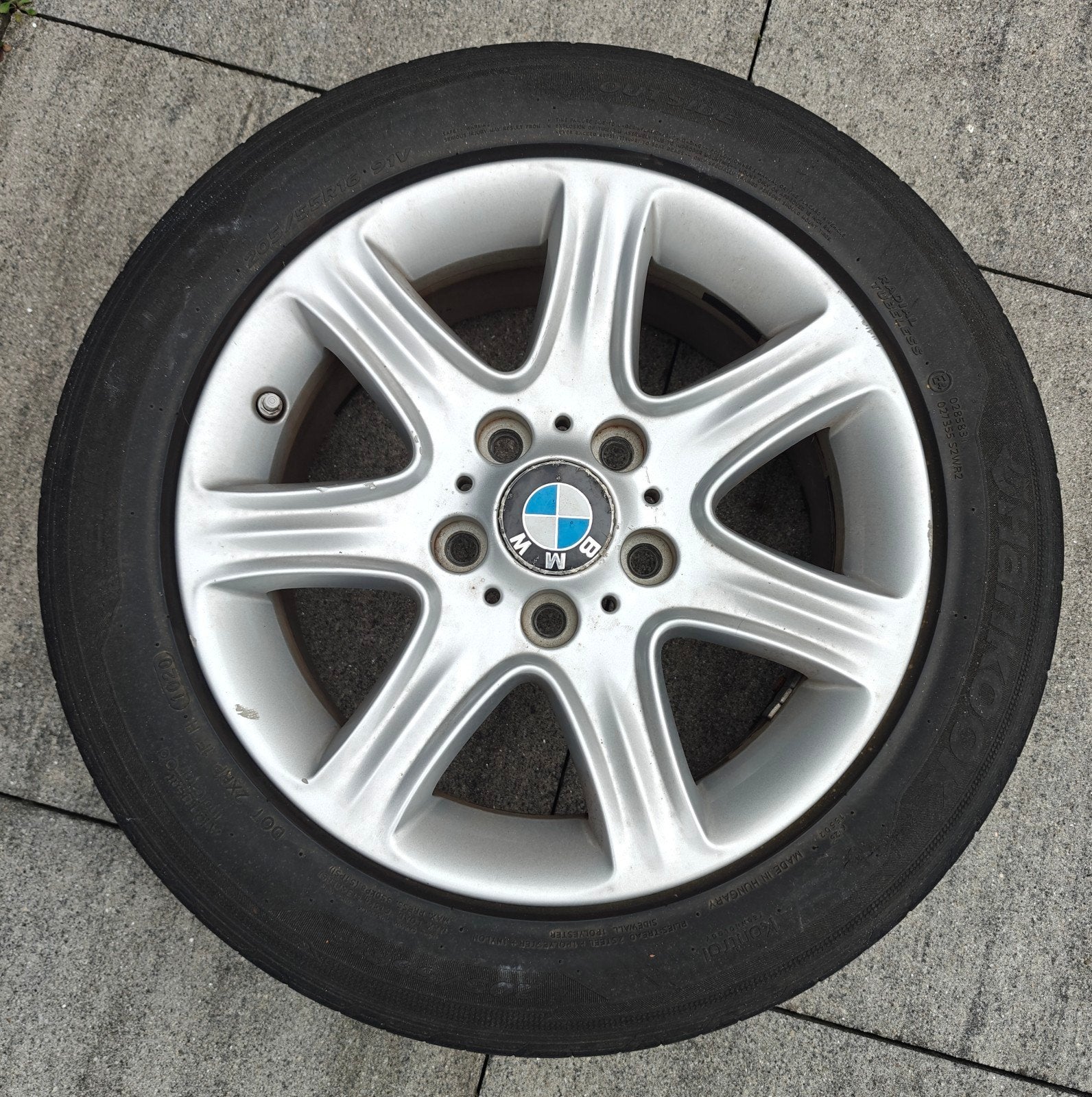 BMW 16 inch velgen met Hankook zomerbanden die op zijn!, Ophalen, Gebruikt, 16 inch, Banden en Velgen