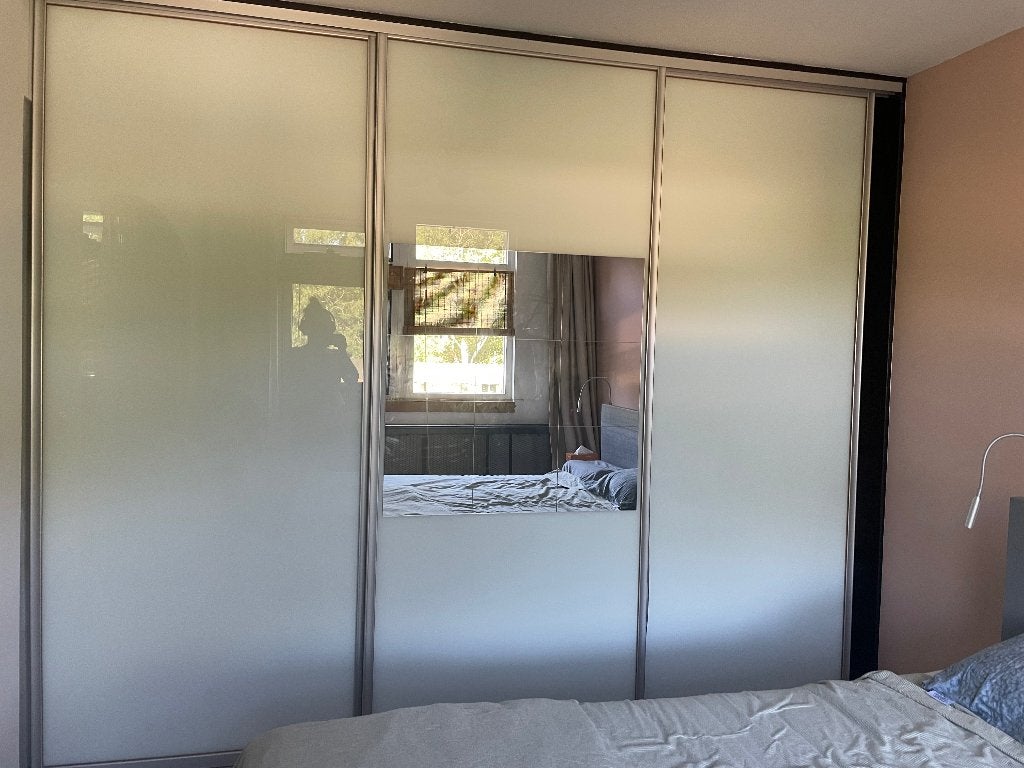 2 sets Schuifdeuren (melkglas) voor kledingkast, Doe-het-zelf en Verbouw, Gebruikt, 215 cm of meer, Binnendeur, Schuifdeur