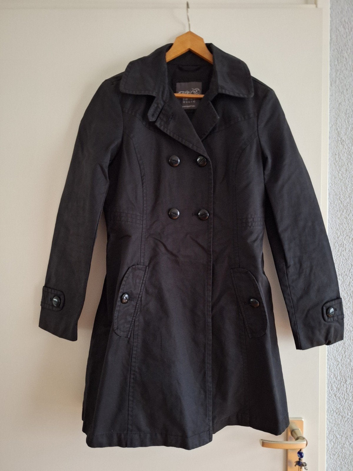 Effen zwarte trenchcoatachtige mantel van Esprit, Kleding | Dames, Maat 38/40 (M), Zwart, Ophalen of Verzenden, Zo goed als nieuw