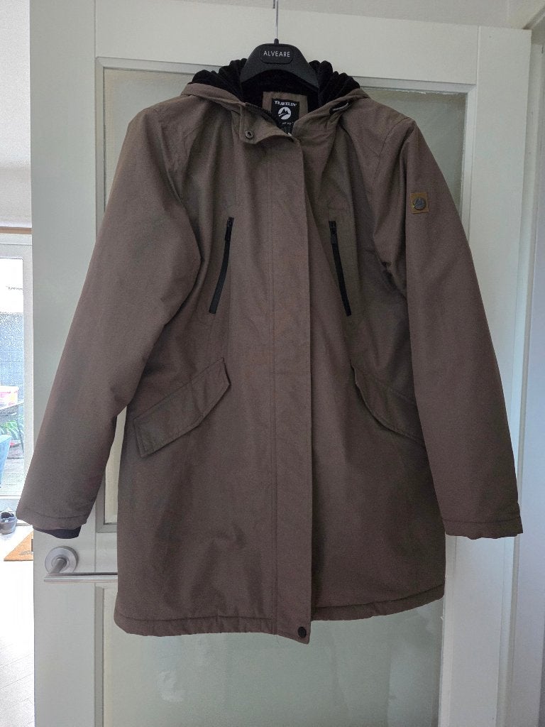 Nieuwstaat, Travelin warme winterjas bruin/taupe, maat 46, Kleding | Dames, Bruin, Travelin, Maat 46/48 (XL) of groter, Ophalen of Verzenden