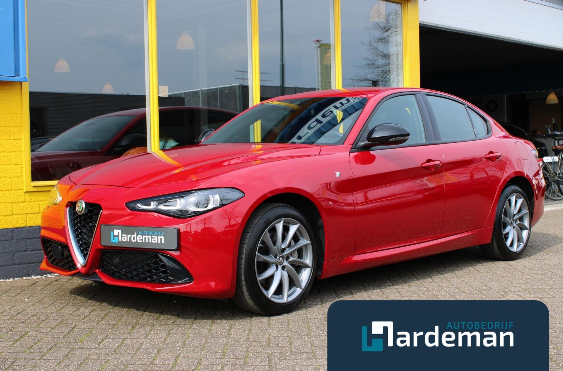 Alfa Romeo Giulia 2.0 Ti AWD Facelift Leder, Auto's, 745 kg, Automatische klimaatregeling, 4 cilinders, Met garantie (alle)