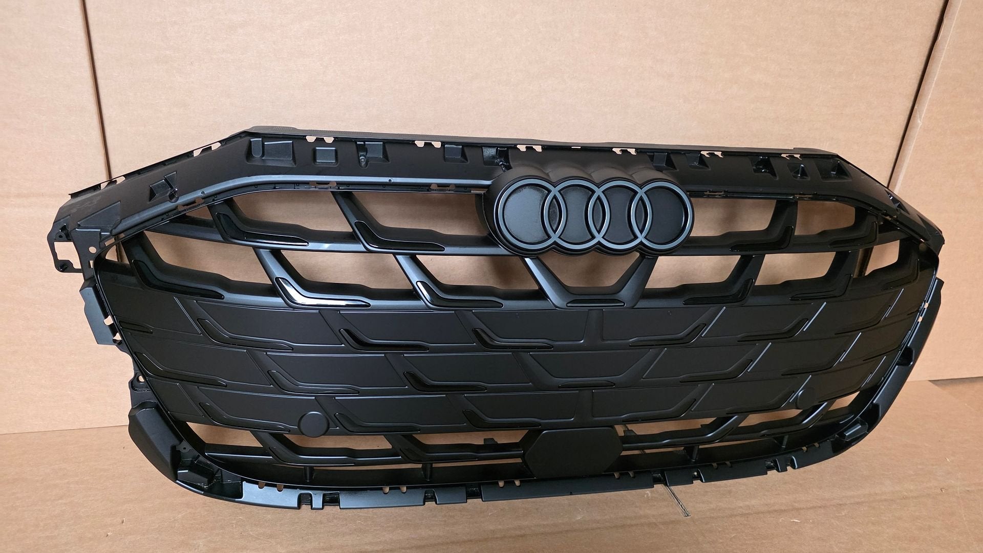Grill AUDI A3 8Y FACELIFT S-LINE E-TRON 8Y0853651AF MOOI 8Y0, -, Nieuw, Ophalen of Verzenden, -