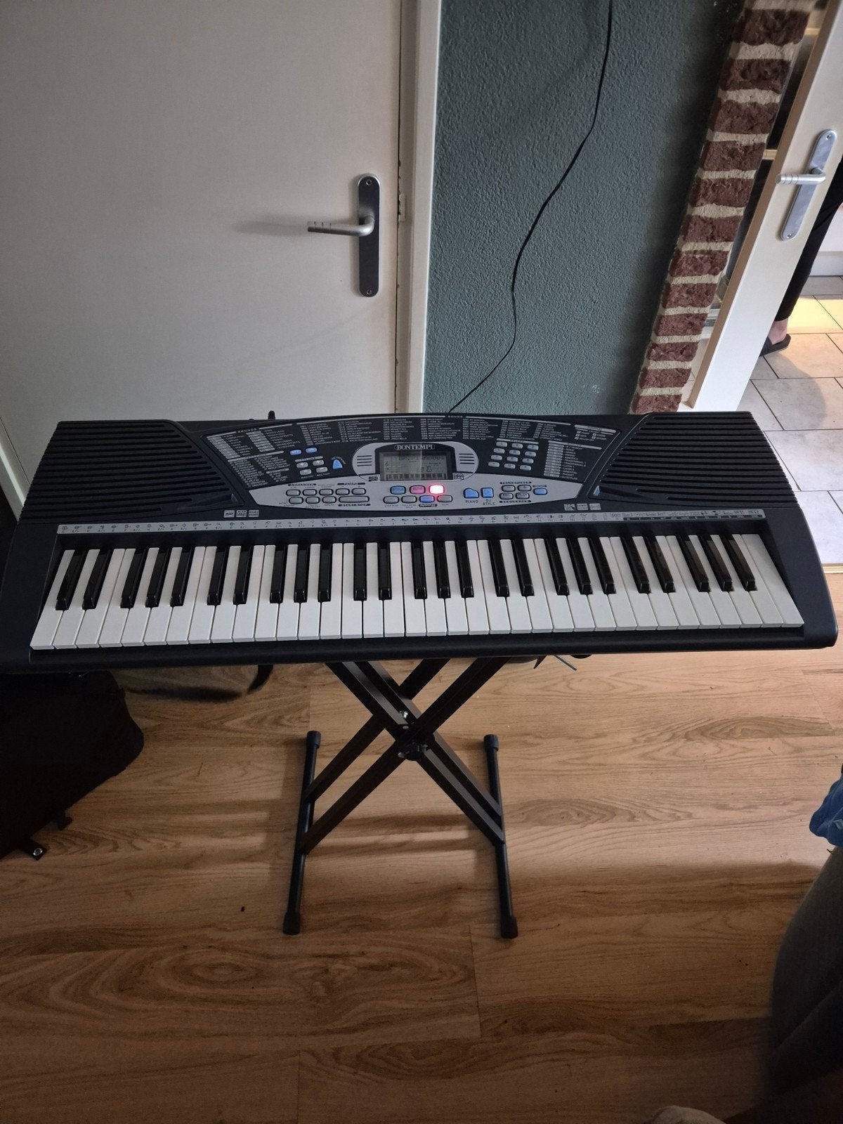 Bontempi keyboard met stander en tas.Bontempi keyboard met s, Muziek en Instrumenten, Keyboards, Ophalen, Zo goed als nieuw, 61 toetsen