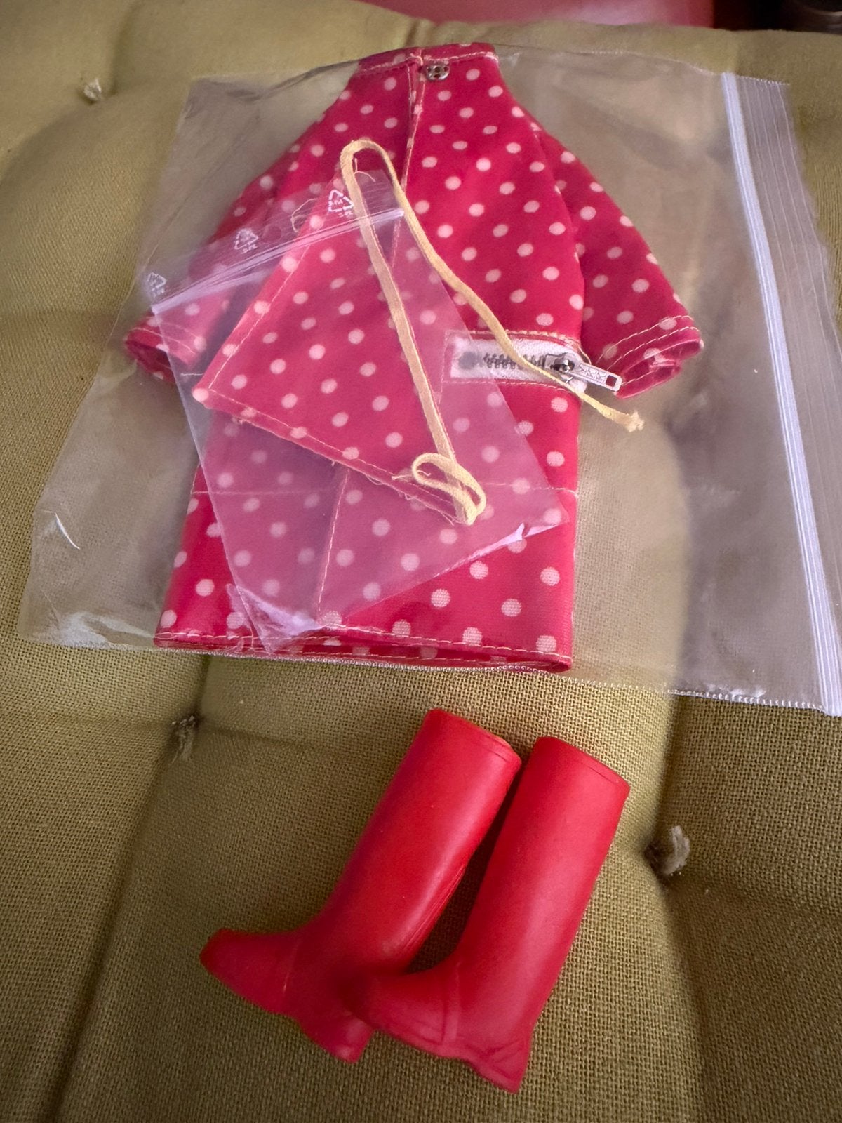 Barbie vintage Francie Polka Dots & Rain Drops 1966 #1255, Verzamelen, Ophalen of Verzenden, Zo goed als nieuw, Kleertjes