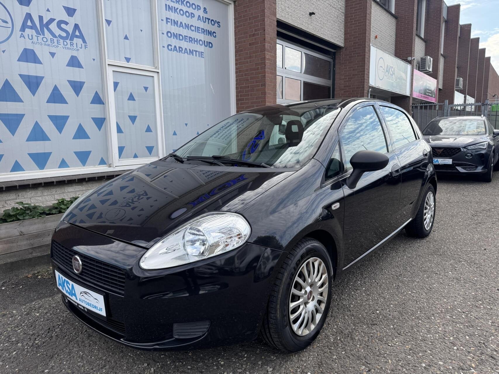 Fiat Grande Punto 1.3 M-Jet Actual Navigatie Carplay Airco E, Auto's, Voorwielaandrijving, Euro 5, 28 km/l, Gebruikt