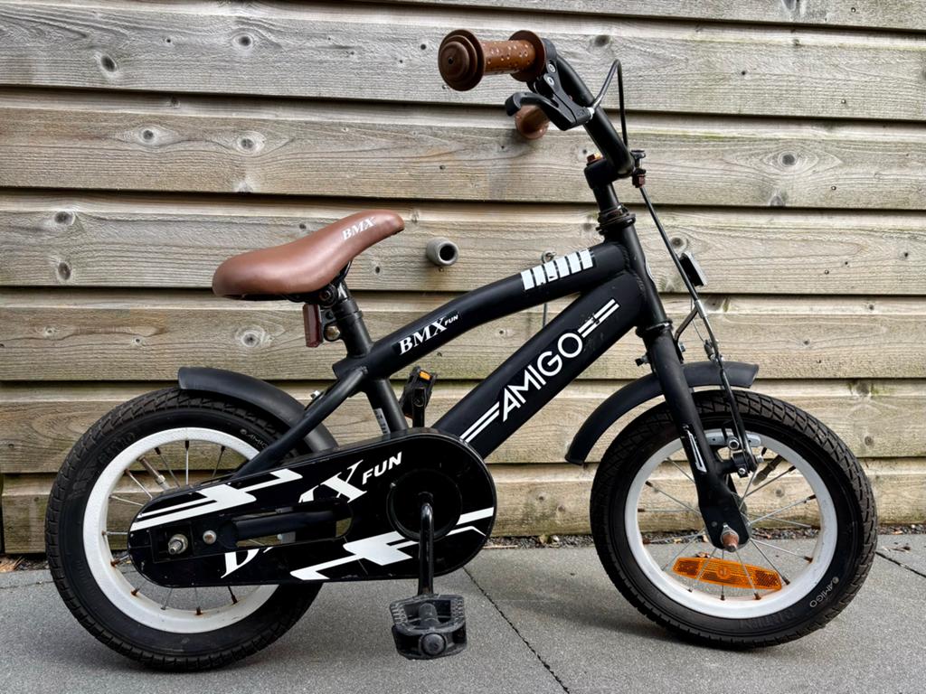 Amigo 12 inch kinderfiets - Ideaal om te leren fietsen!, Fietsen en Brommers, Ophalen, Gebruikt, Velgrem, Minder dan 16 inch