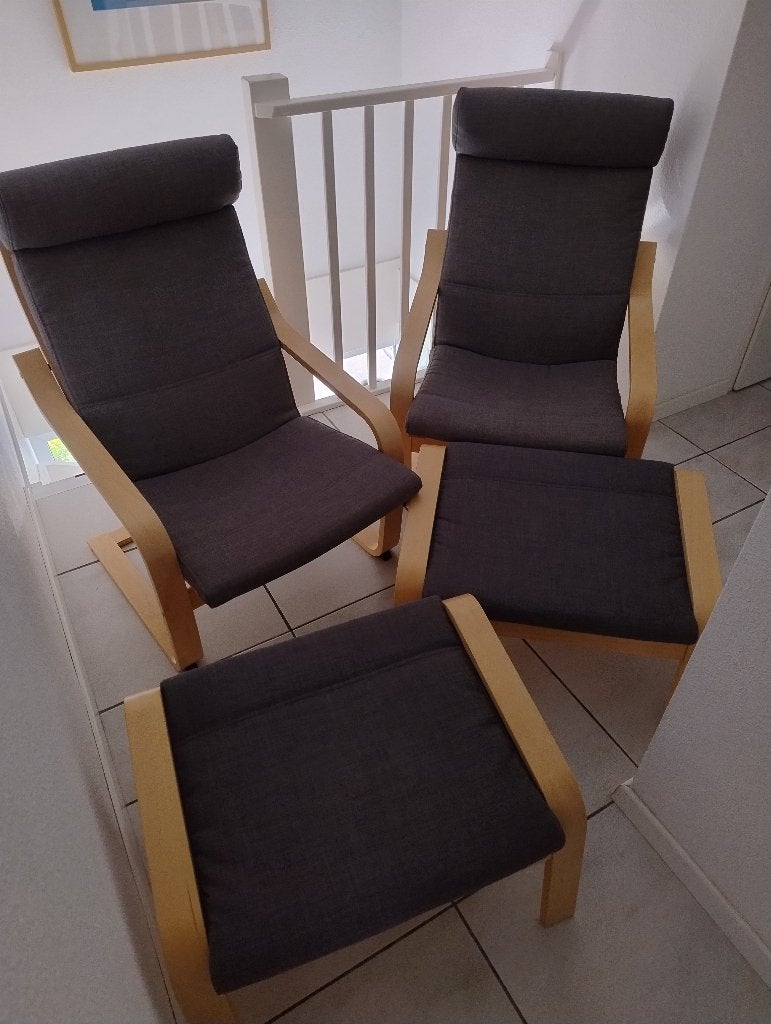 2 IKEA Poäng stoelen met voetenbanken, Ophalen, Twee, Zo goed als nieuw, Stof