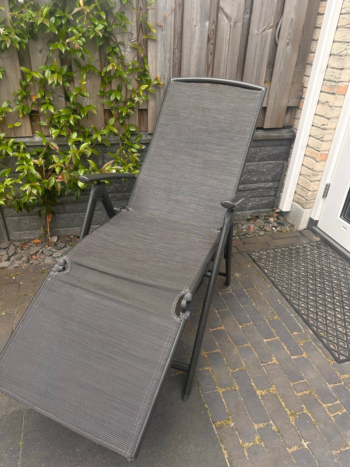Luxe verstelbare tuinstoel / ligstoel - Antraciet, Tuin en Terras, Tuinstoelen, Ophalen, Zo goed als nieuw, Textileen, Verstelbaar