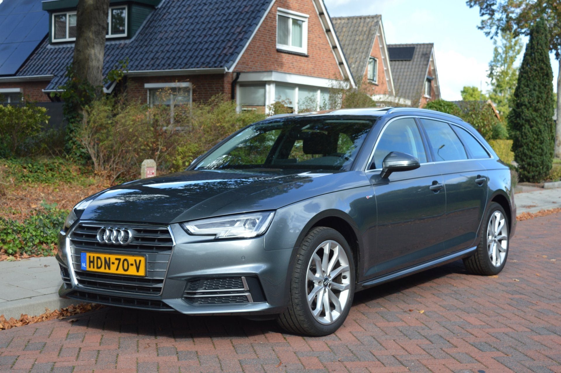 Audi A4 AVANT 2.0 TFSI ultra Sport S Line Panorama/virtual, Auto's, Dealer onderhouden, Gebruikt, 1984 cc, 1435 kg