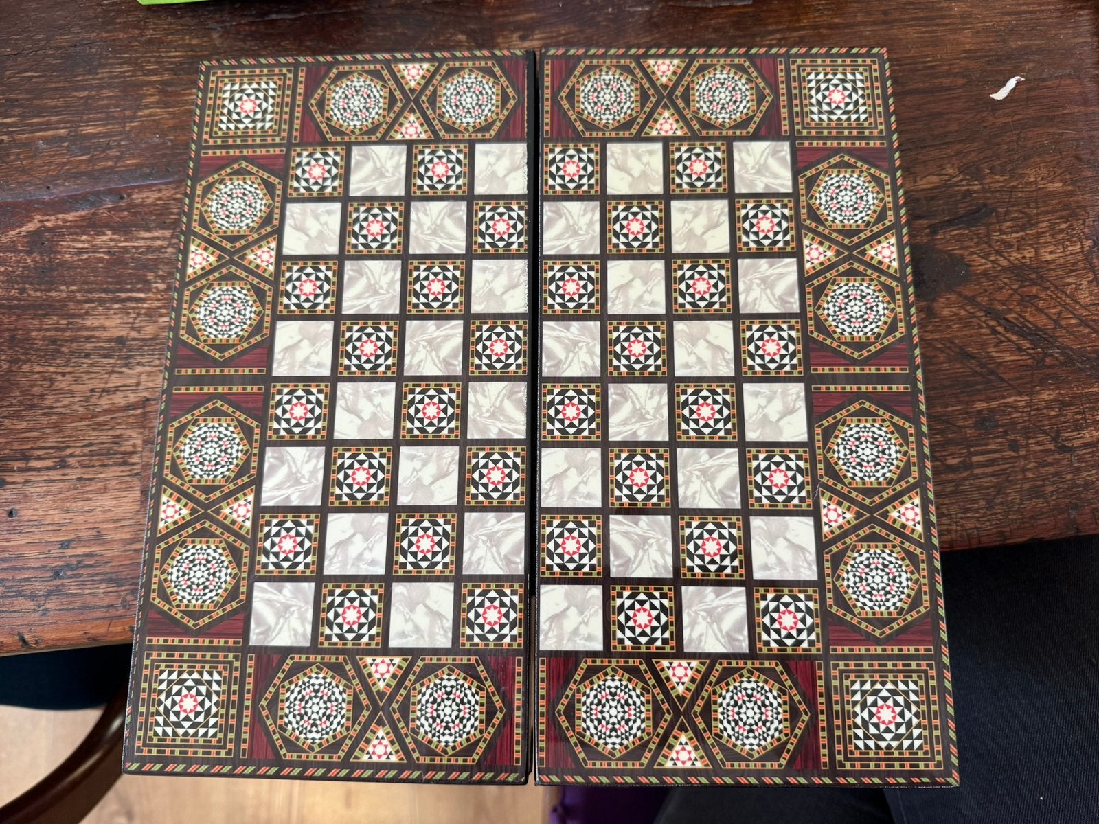 Yenigun backgammon back gammon schaken dammen izgst, Ophalen of Verzenden, Zo goed als nieuw