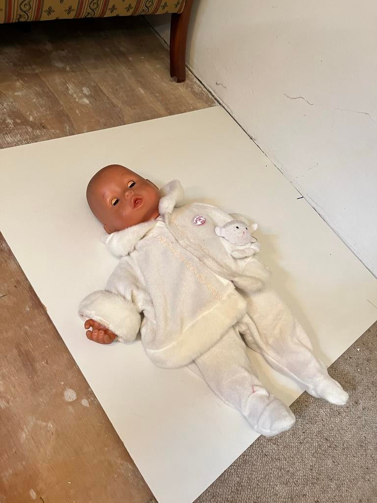 Baby pop met potje en kleding, Ophalen of Verzenden, Gebruikt, Babypop