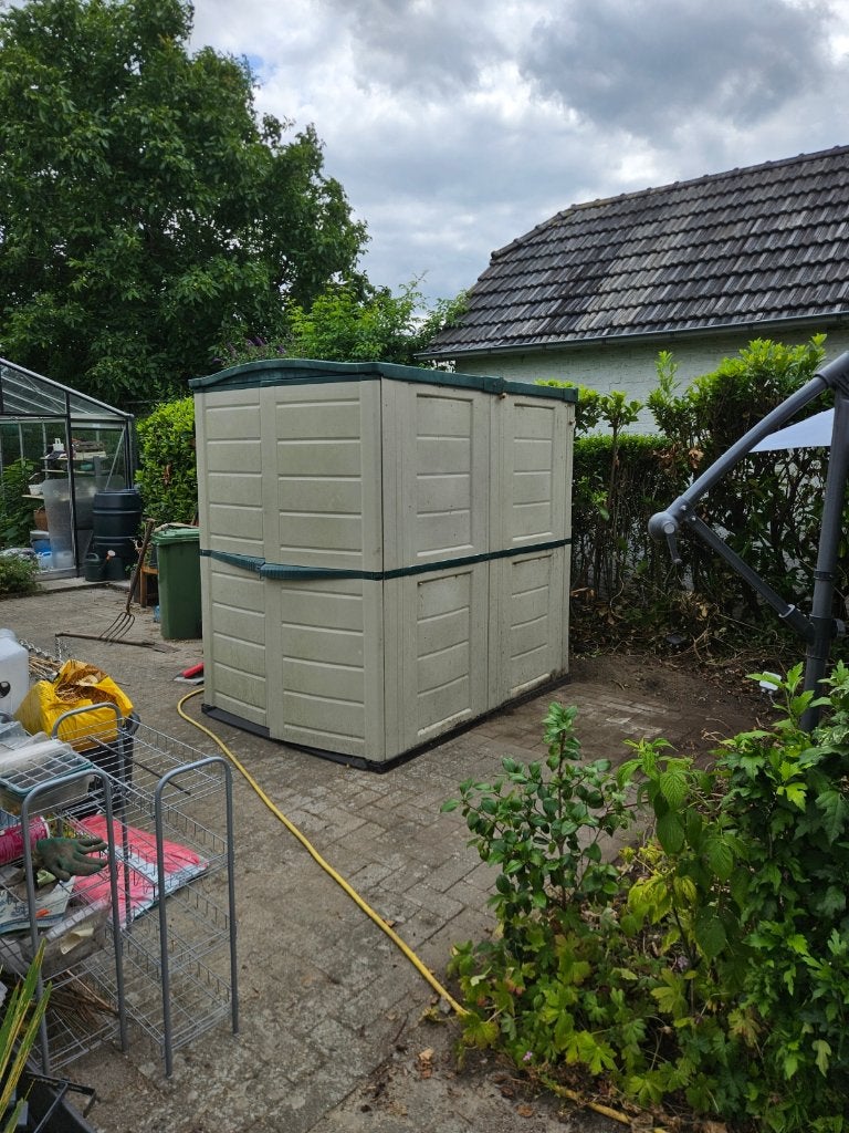 Keter tuinhuis berging tuinkast buitenmaat circa 140x185x185, Ophalen, Gebruikt, Kunststof, Overige typen