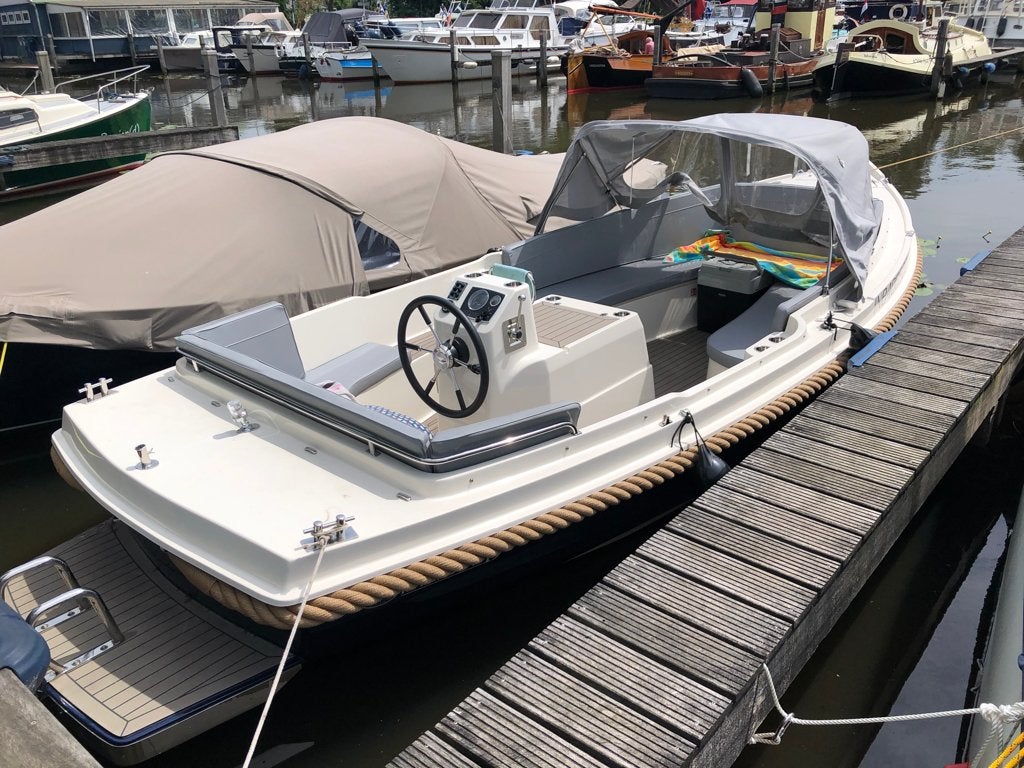 Sloep Interboat 19, als NIEUW, Watersport en Boten, Sloepen, Ophalen, Binnenboordmotor, Rondzit, Interboat