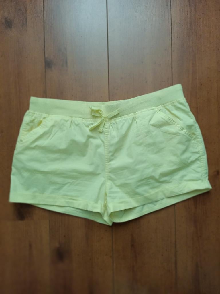 Gele korte broek maat 42., Kort, Geel, Maat 42/44 (L), Ophalen of Verzenden