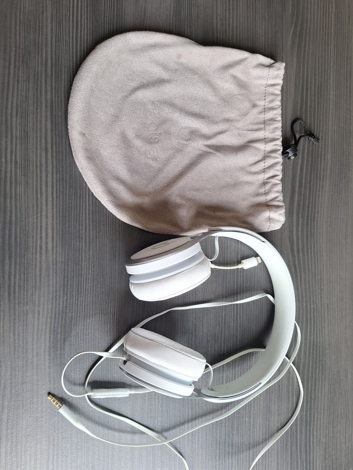 Beats EP On-Ear Koptelefoon Wit met Draad en Etui, Gebruikt, Beats, On-ear, Ophalen of Verzenden