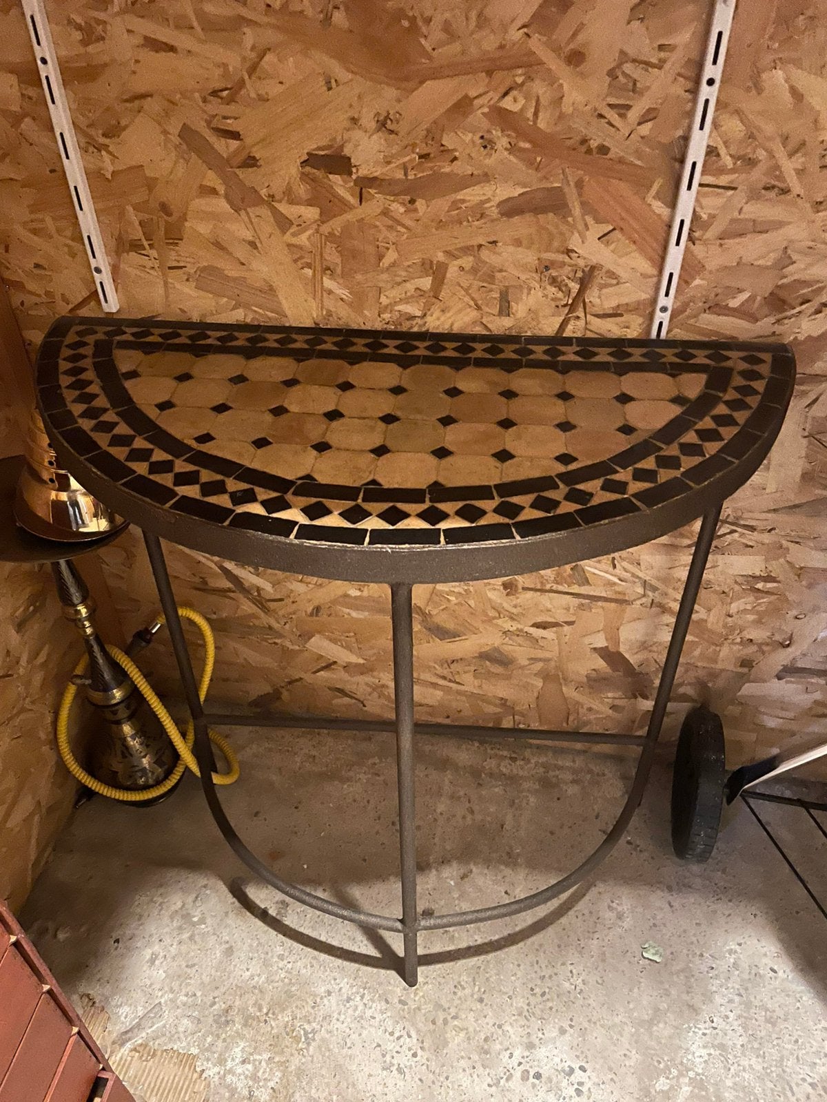 prachtige antieke tuintafel van steen en metaal, Ophalen, Zo goed als nieuw