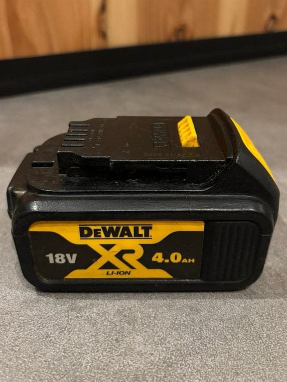 Dewalt 18V 4A accu uit 2022, Ophalen of Verzenden, Gebruikt