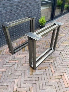 2 metalen  industriële tafelpoten gepoedercoat grijs, 50 tot 100 cm, Zo goed als nieuw, Metaal, Rechthoekig