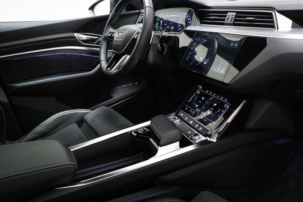 Audi e-tron 55 quattro S edition 95 kWh | PANORAMADAK | STUU, Auto's, Audi, Automaat, Huisgarantie, 95 kWh, Met garantie (alle)