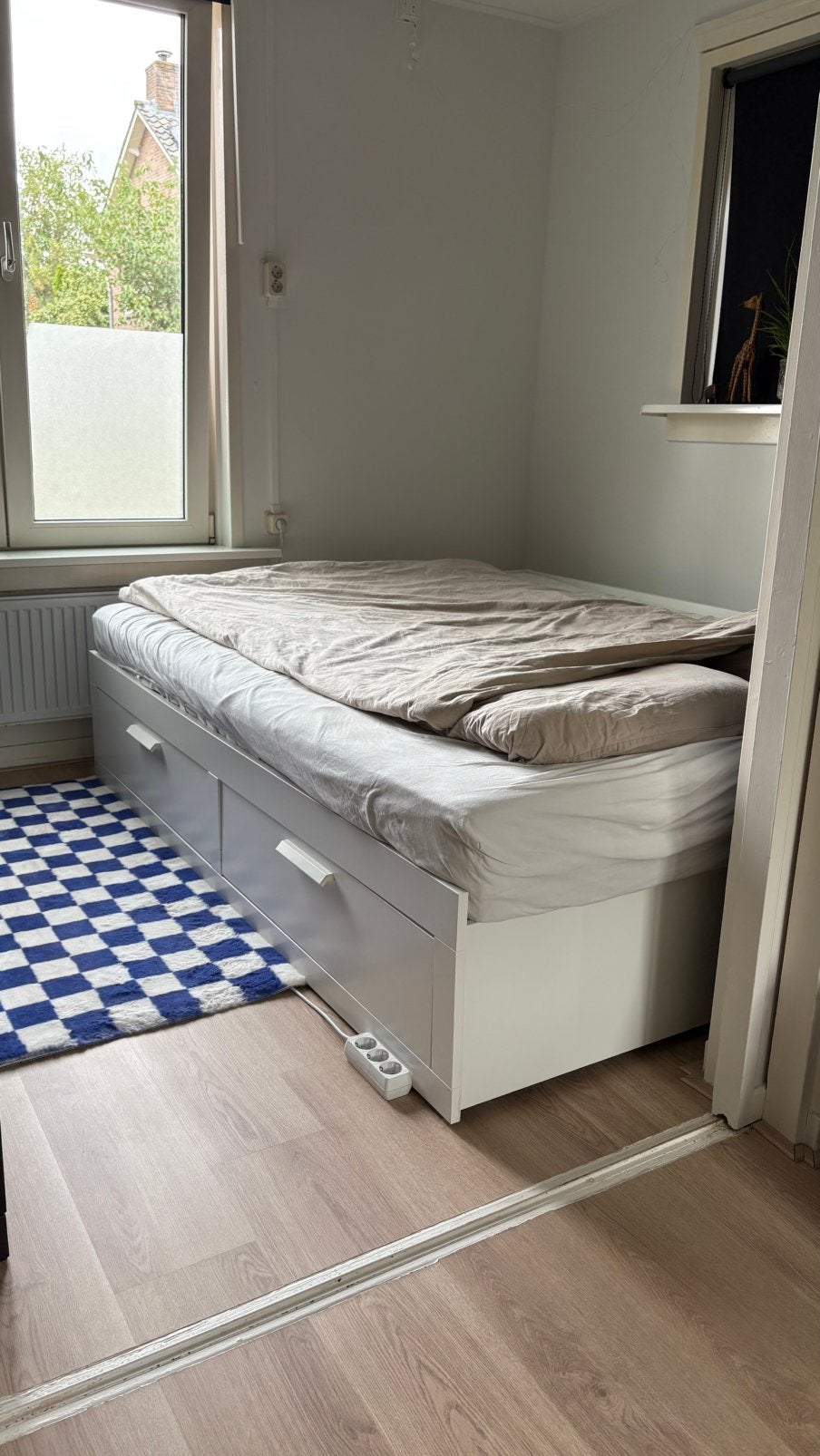 Ikea Brimnes uitschuif bed + 2 matrassen, Ophalen, Wit, Tweepersoons, Zo goed als nieuw