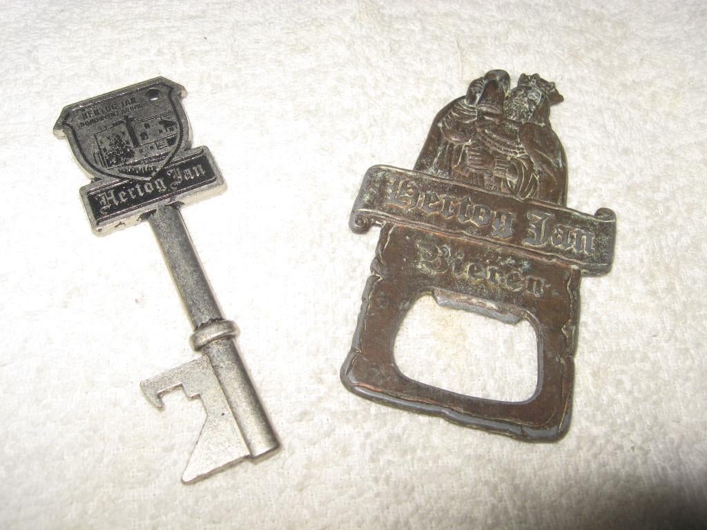 2 Hertog Jan flessen openers ...., Verzamelen, Biermerken, Ophalen of Verzenden, Zo goed als nieuw, Flesopener, Hertog Jan