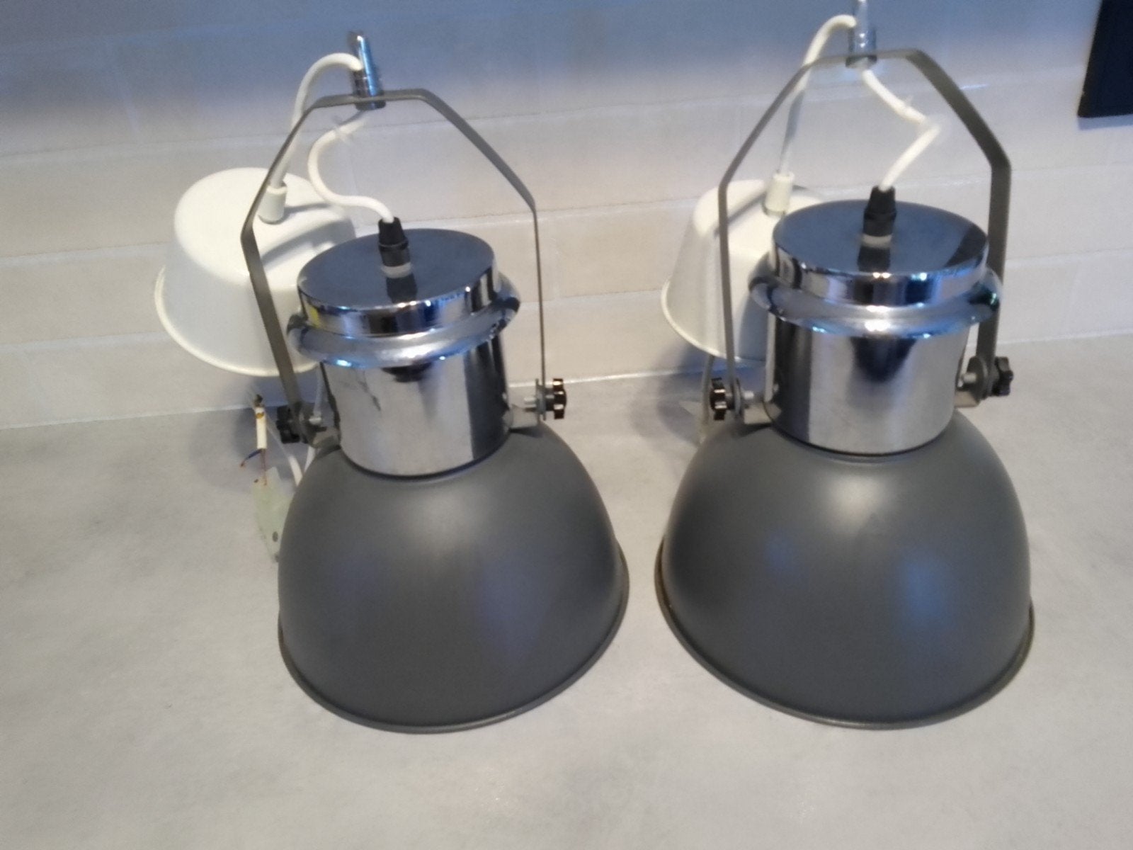 2 hanglampen, Ophalen
