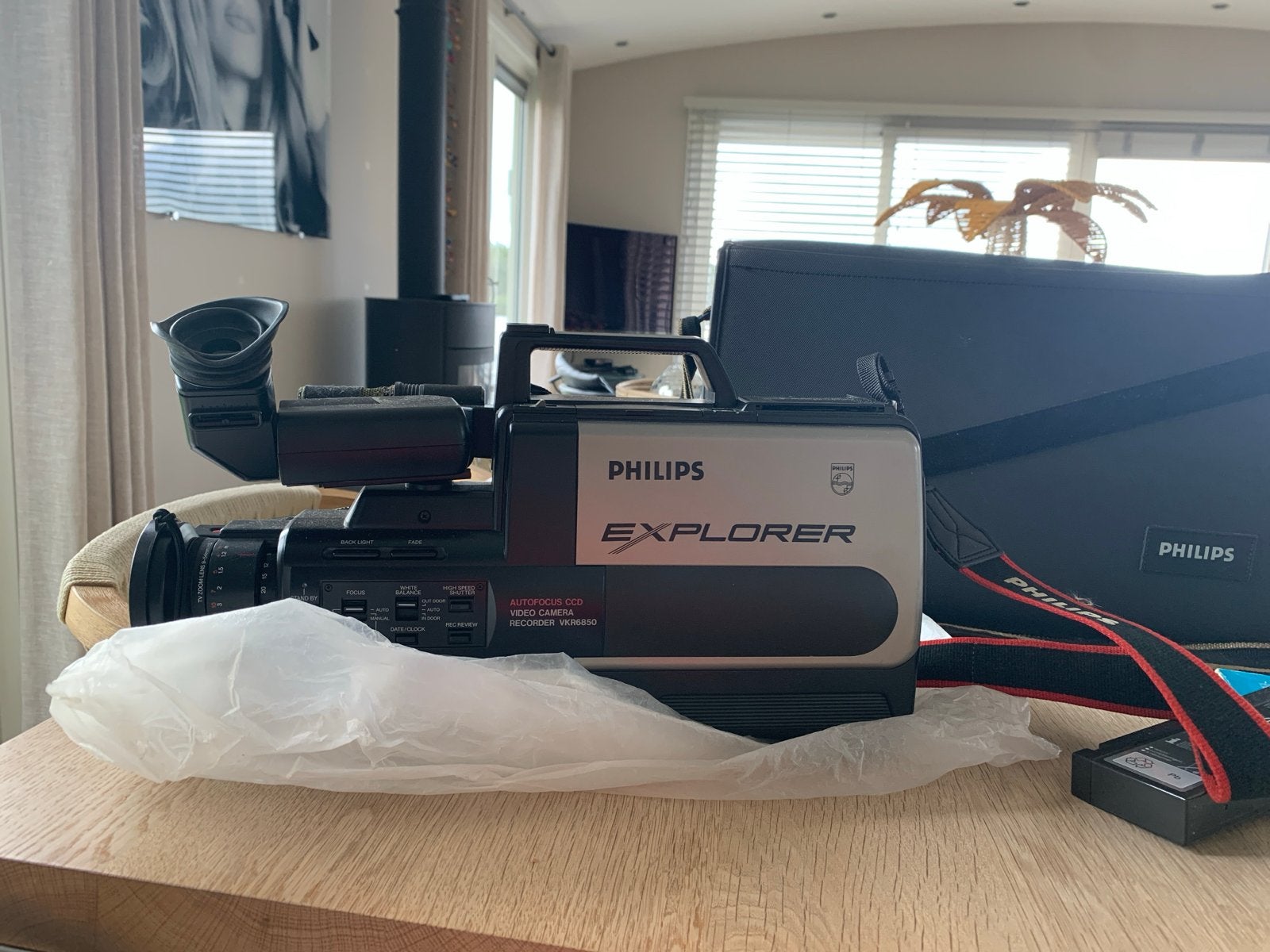 Philips Explorer VKR 6850 Camcorder met tas en extra accu, Audio, Tv en Foto, Ophalen of Verzenden, VHS of SVHS, Camera
