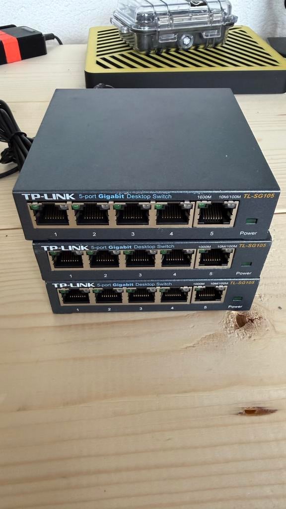 3x TP Link 5 ports switch, Ophalen, Gebruikt