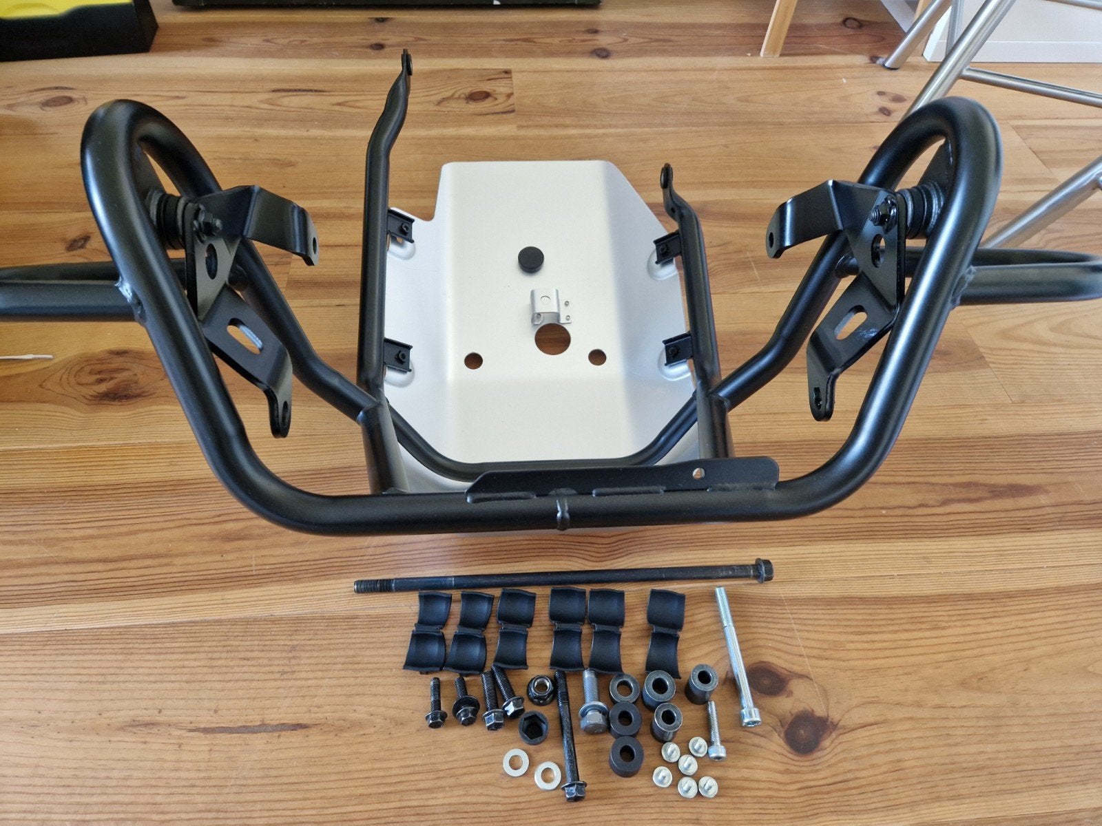 Valbeugel met beschermplaat voor V Strom 1050 DE, Motoren, Verzenden, Nieuw