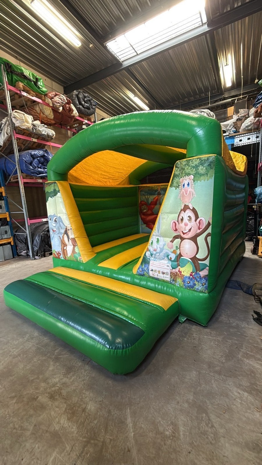 Springkussen springkasteel met jungle thema 4x3m, Ophalen of Verzenden, Gebruikt