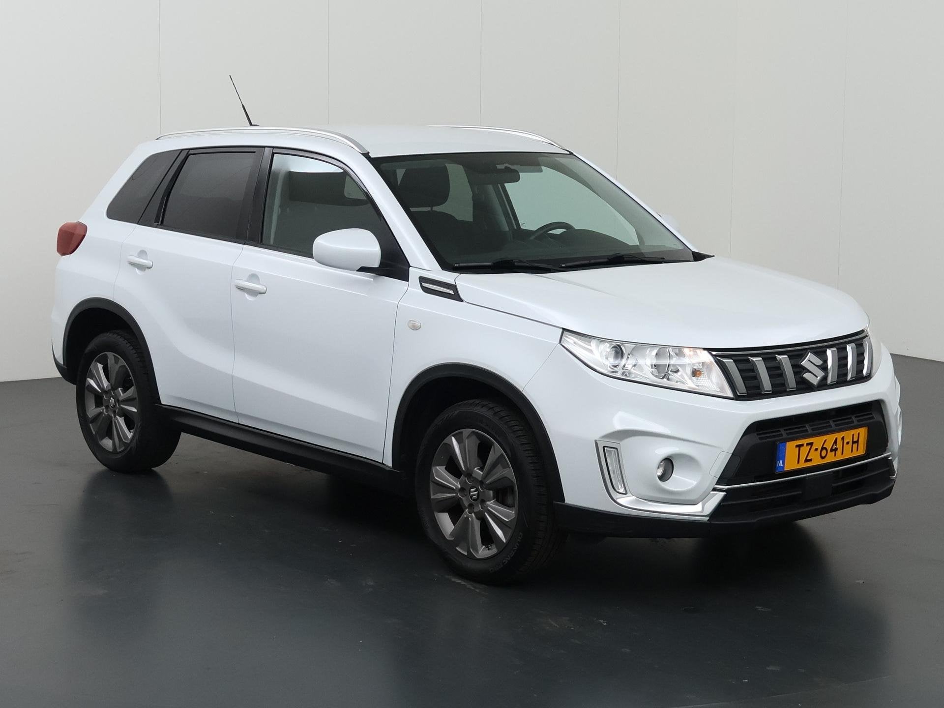 Foto 23 van Suzuki Vitara 1.0 Boosterjet Comfort | Navigatie | Parkeerca