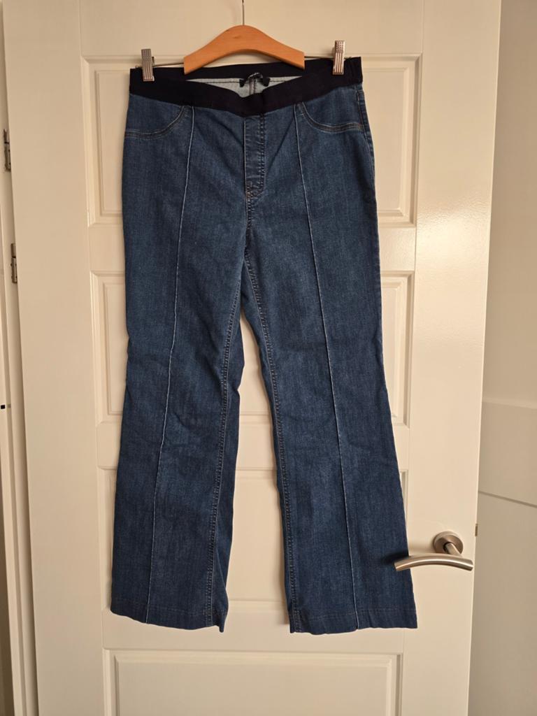 Te koop blauwe dames spijkerbroek, merk Gardeur, maat 40.
De, Kleding | Dames, Maat 38/40 (M), Blauw, Ophalen of Verzenden, Zo goed als nieuw