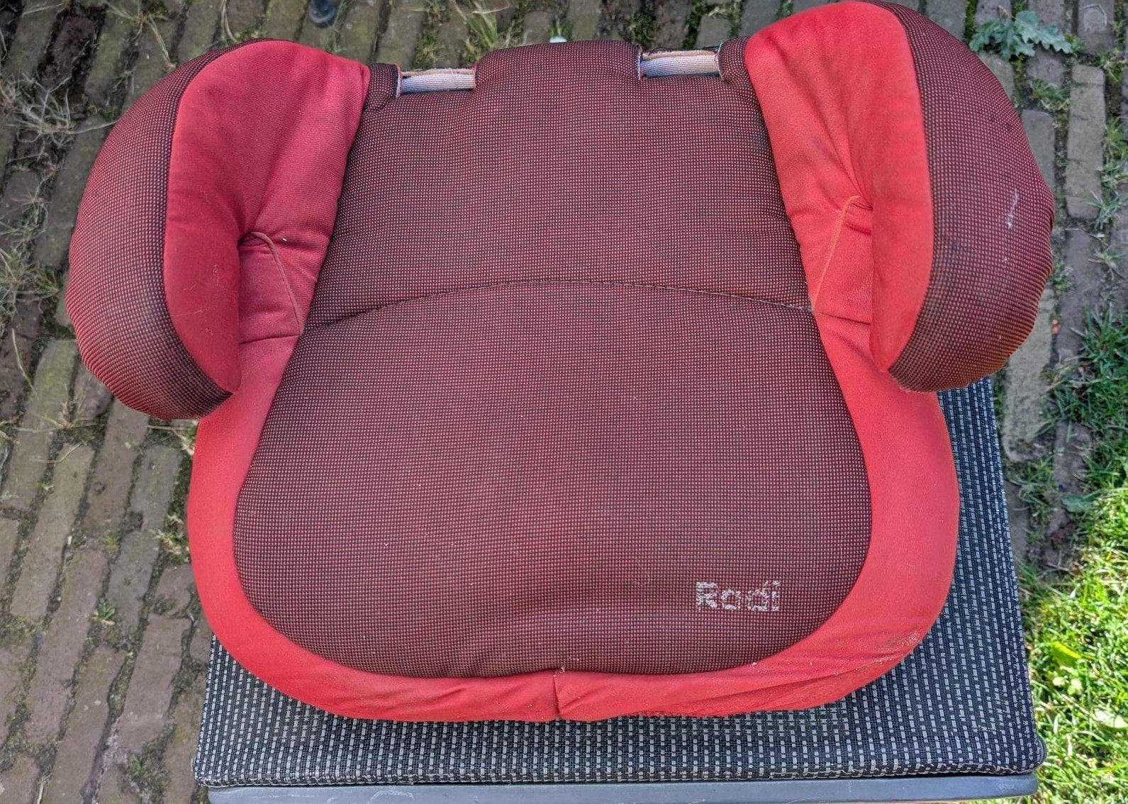 Maxi-Cosi Rodi autostoel - Rood/Bordeaux, Ophalen