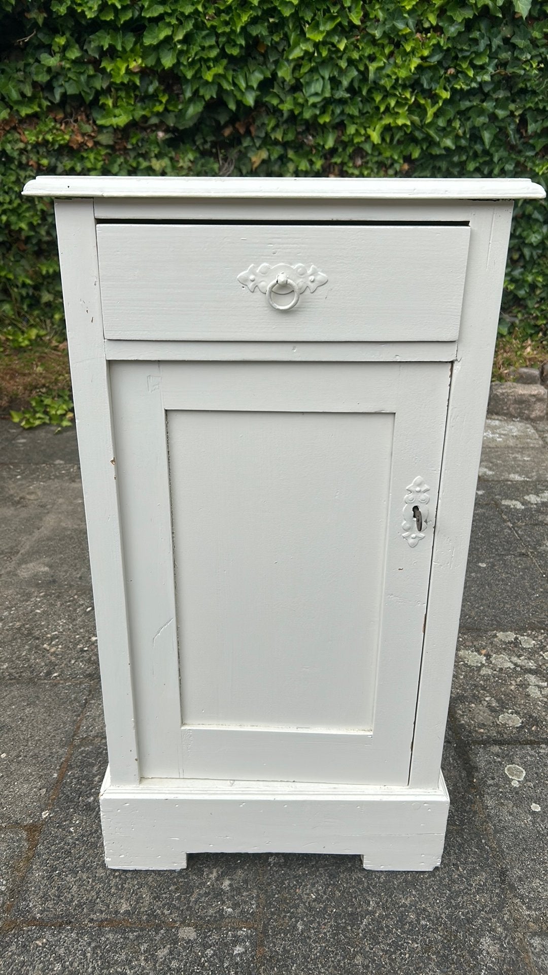 Brocante nachtkastje, Huis en Inrichting, Slaapkamer | Nachtkastjes, Ophalen, Gebruikt, Minder dan 45 cm, 55 tot 70 cm