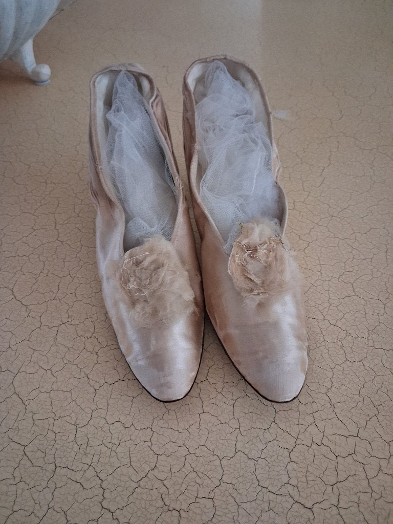 Antiek Victoriaanse ( Edwardian )Zijde schoenen , Jaar 1900, Antiek en Kunst, Curiosa en Brocante, Ophalen of Verzenden