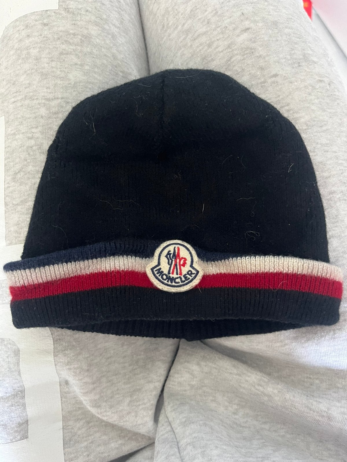 Moncler muts, Kleding | Heren, Mutsen, Sjaals en Handschoenen, Ophalen, Zo goed als nieuw, Overige maten, Muts