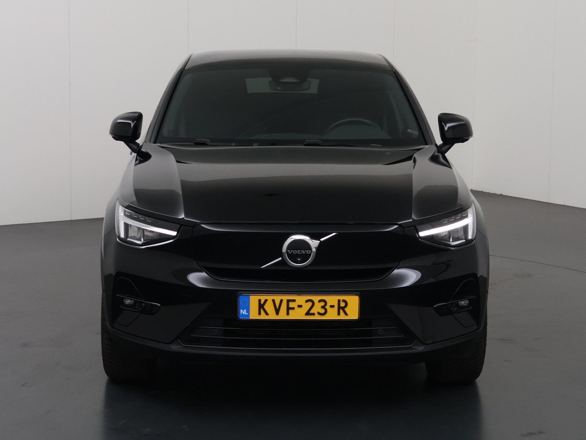 Volvo C40 Recharge Ultimate 69 kWh | Trekhaak | Harman/Kardo, Dealer onderhouden, Stof, Gebruikt, Zwart